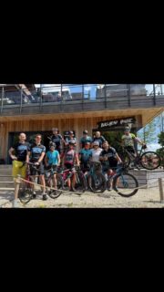 Vereinsausflug 2025 
Waren super schöne Tage am Ochsenkopf 🚴♂️🍻🥳🍾🏃♂️🏃🏽♀️😎 Trailrunning, Rennradfahren Wandern und am Abend dann noch Bauchweh vom Lachen 😆 Danke nochmals an unsere Planer und Guides Doris, Mich und Christian !! #Ochsenkopf#fichtelgebirge#Trailrunning#Rennrad#
BAYRONMAN FAMILIE