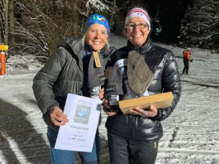 Herzlichen Glückwunsch an unsere HOBOpur-Teilnehmer Susi Z. , Lena und Jürgen, Mich Zankl, Helga und Helmut, für die Klasse Leisungen bzw. den vielen Höhenmetern bei dem familiären und klasse organisierten Skitourenrennen. @hobopur 
@susi_z_88 Susi hat das zum 3. mal hintereinander bei den Damen gewonnen (23 Aufstiege a 400 hm) und durfte den Wanderpokal behalten 🤩 Es gab bei den Damen einige Zweitplatzierte mit 10 Aufstiegen, also 4000 hm, und da war Helga auch dabei 🥳 … also noch ein Podestplatz 😎 A Schinderei mit viel Spaßfaktor….so soll’s sein 😎🥳